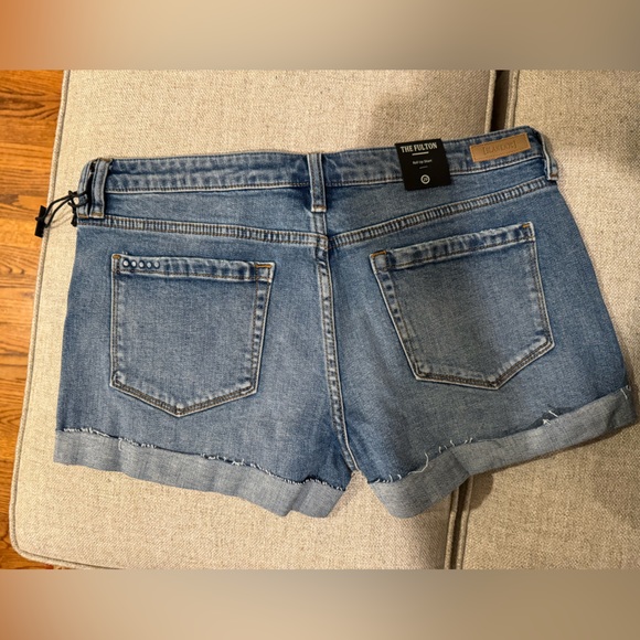 NWT BLANKNYC The Fulton Women’s Denim Distressed Cuffed Short Size 29 - Picture 5 of 6